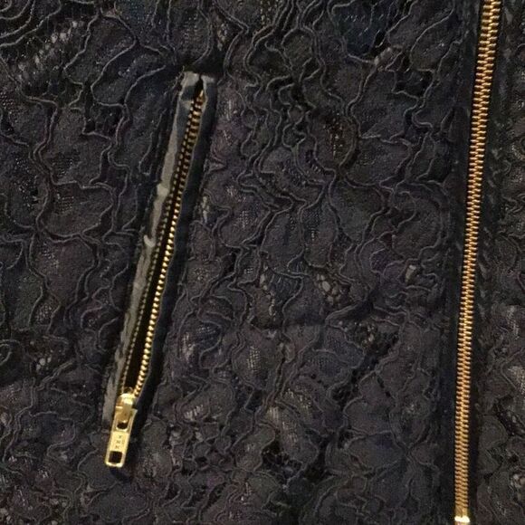 Layered vest by Crown and Ivy size medium - Picture 4 of 7